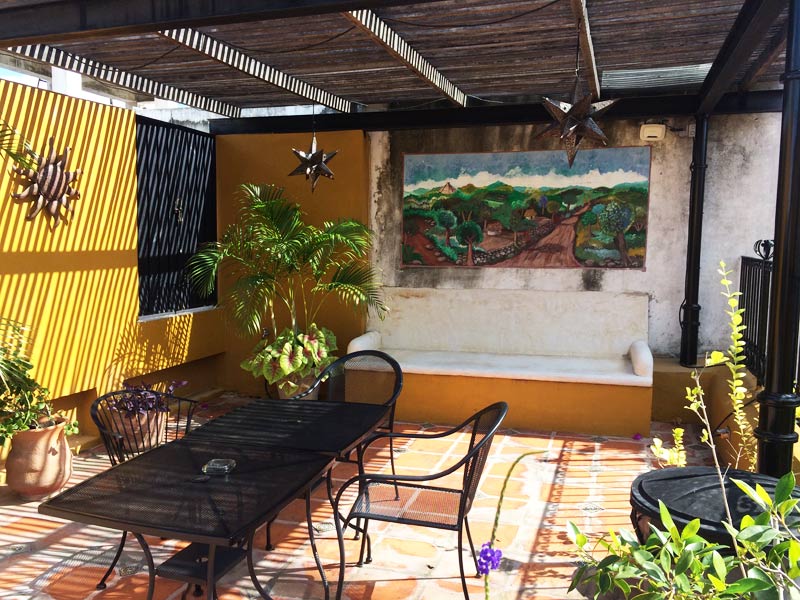 The patio of Luz En Yucatan Lodge